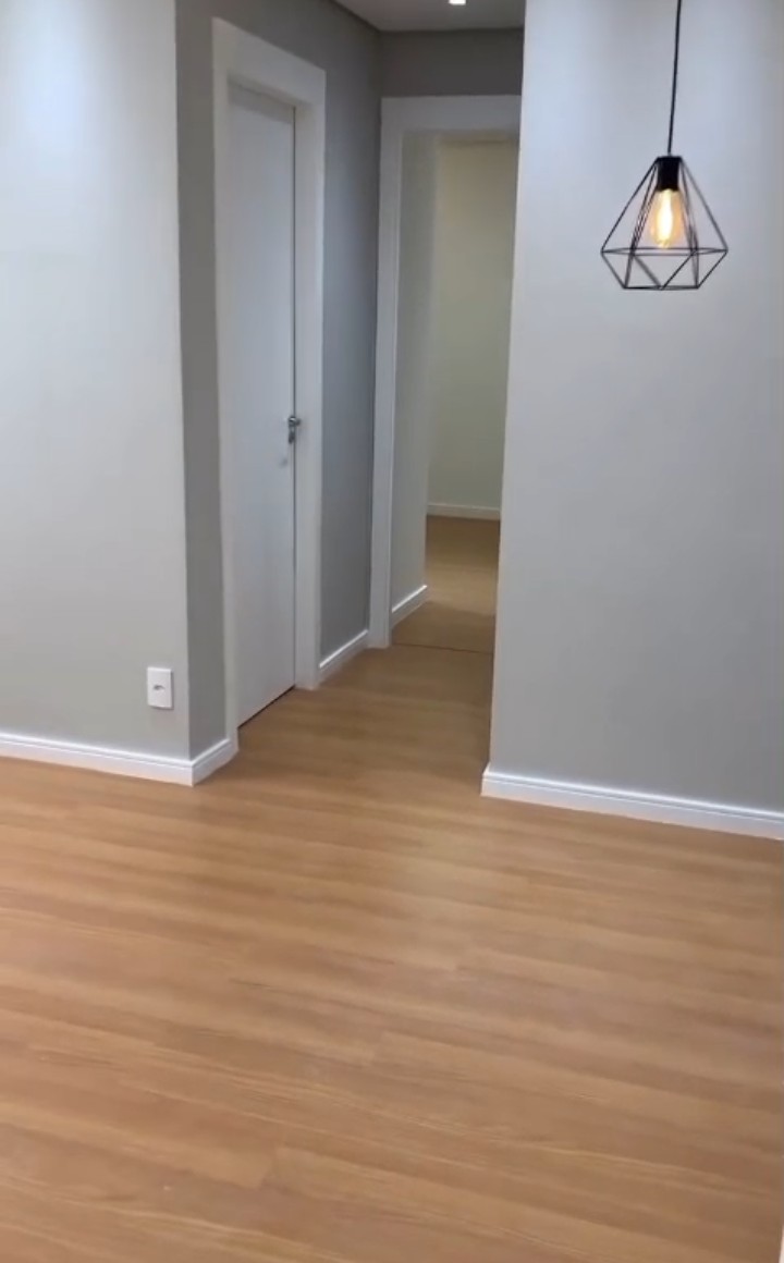 Piso laminado instalado em corredor